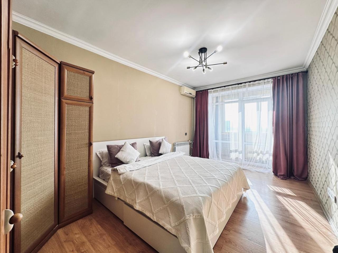 3 Ком Квартира На Абая Сейфуллина Алматы Экстерьер фото